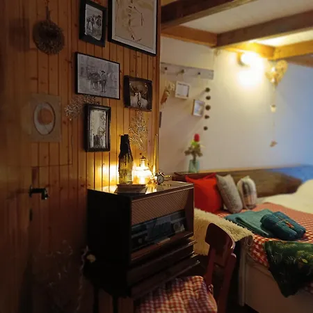 Stara Hiza * Lanisce