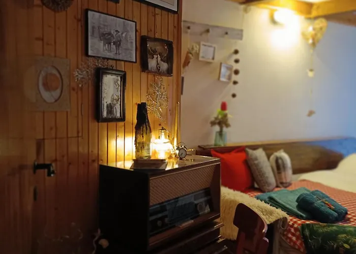 Stara Hiza * Lanisce