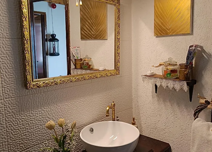 Stara Hiza * Lanisce